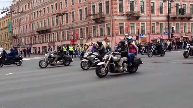 парад байкеров на Невском 26.05.13 смотреть онлайн