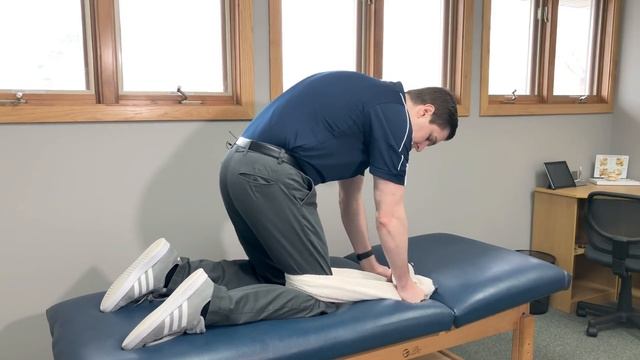 How to Get Rid of Meniscus Pain Quickly (Using Just a Towel!) смотреть онлайн