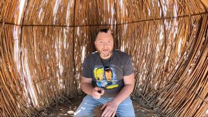 АЗЕРБАЙДЖАН Гобустан Грязевые вулканы Цены ЧТО ПОСМОТРЕТЬ самостоятельно из Баку