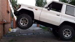 Переносная лебёдка, собранная на базе Golden Power 4500, поднимает внедорожник. Испытания.