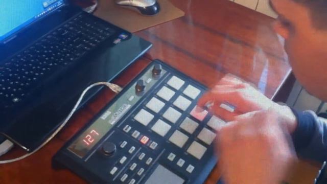 Bombey prod. - Live ElectroBeatWorking on Korg padKontroll смотреть онлайн