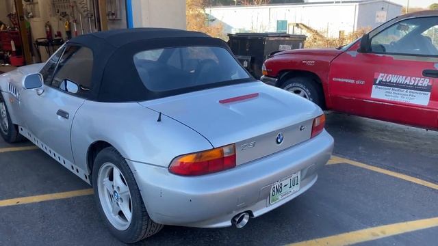 REV OFF! BMW Z3 Vs Toyota MR2! смотреть онлайн