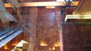 Trump Tower - водопад по стене!
