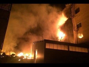 Крупнейший пожар за последние 25 лет в Москве тушат Тушино