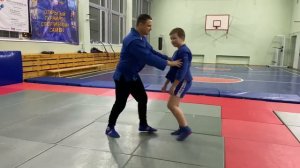 Самбо уход с линии атаки бросок