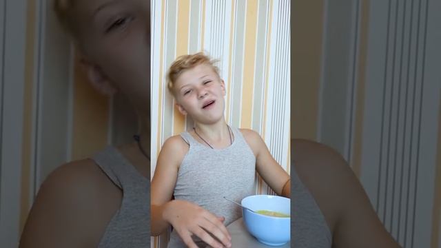 Заснул За Столом ! смотреть онлайн