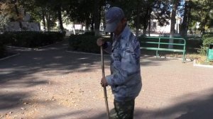 "Летом дворник, зимой уборочная машина"!