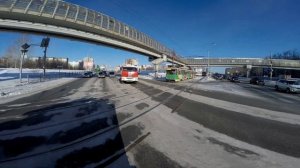 Пожарные машины едут по тревоге на пожар. Качество 4К