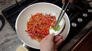 Вок: Фунчоза с мясом, грибами и сочными овощами!