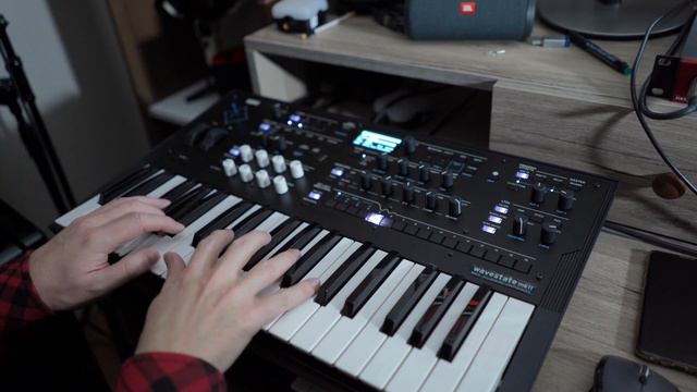Korg Wavestate mk ii walking through some presets -Serhat GÜNDÜZ #korg #wavestate смотреть онлайн