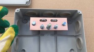 Шина медная ГЗШ-3М в корпусе для установки на фасад здания