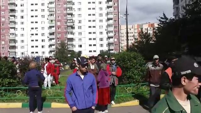 Президент Федерации мигрантов СНГ Каромат Шарипов срочно выехал к пострадавшими мигрантам смотреть онлайн