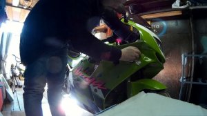 меняем поворотники на kawasaki ninja zx-6r