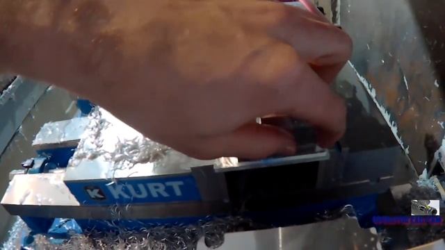 1. Фрезеровка Корпуса по 1й установ! SolidCAM / HAAS! смотреть онлайн