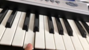 Всем привет ! Это мое первое видео/ учим песню Дин-Дон 🎹