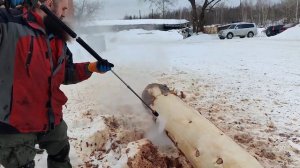 Окорка бревна водой агрегатомъ высокаго давления