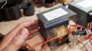 Микроволновка Bosch дымит горелым - ремонт.