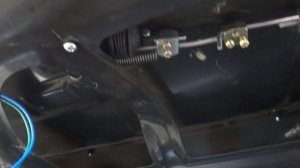 Установка електропривода замка багажника Hyundai Accent