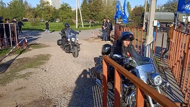 Мотоджимхана в Волжском: показательные выступления, участники команды, 15.10.2022
