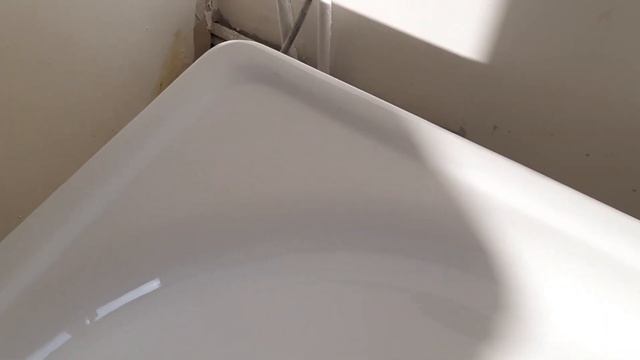 Покрытие стальной ванны наливным акрилом. Реставрация ванны. смотреть онлайн