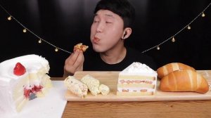 [SUB]딸기생크림, 복숭아 요거트케이크, 소금빵&에그 치즈 크루와상 먹방 (Egg Croissant, Strawberry, Yogurt Peach Cake)MUKBANG