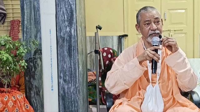 Дамодара аштака, 1й стих // Бхактиведанта Мадхава Махарадж @vidyalankarvani_ru смотреть онлайн