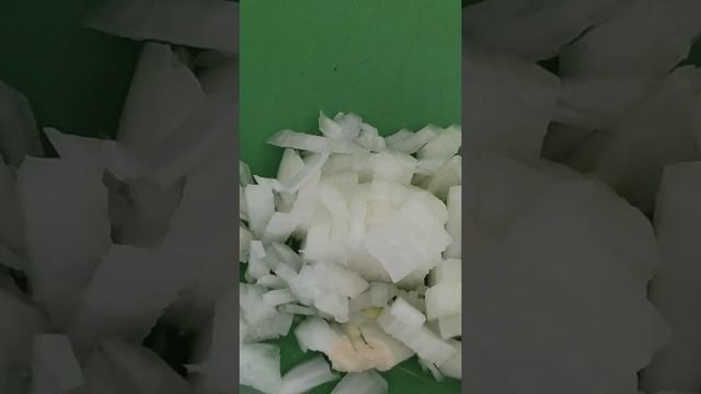 Сочный звук! Режем лук! смотреть онлайн