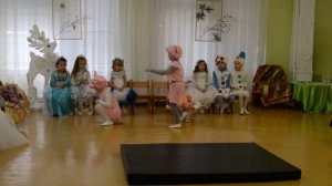 Зажигательный танец Трех Поросят на Новогоднем утреннике в детском саду