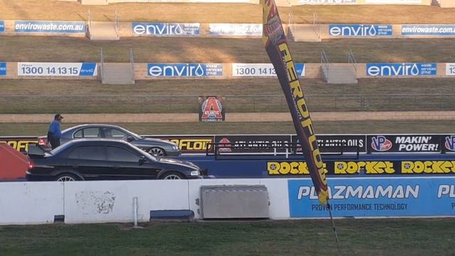 Mitsubishi Evolution VI vs L67 VZ Calais смотреть онлайн