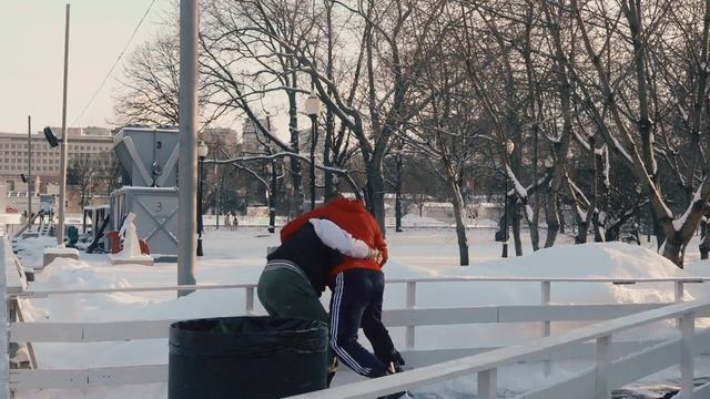 Эдвард Билл посмотри контент