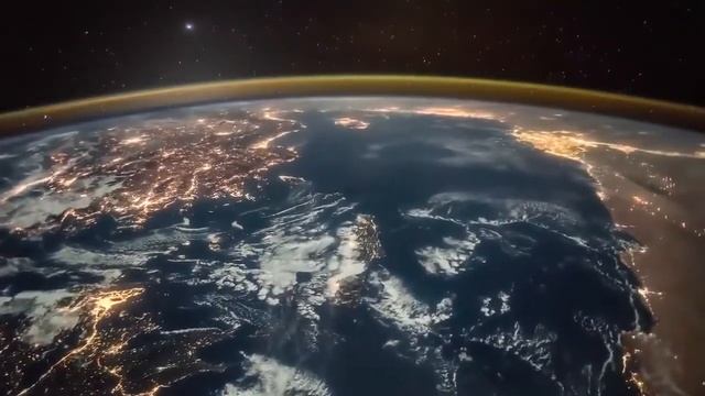 Космонавты сняли землю и рассвет из иллюминатора МКС завораживающее зрелище смотреть онлайн