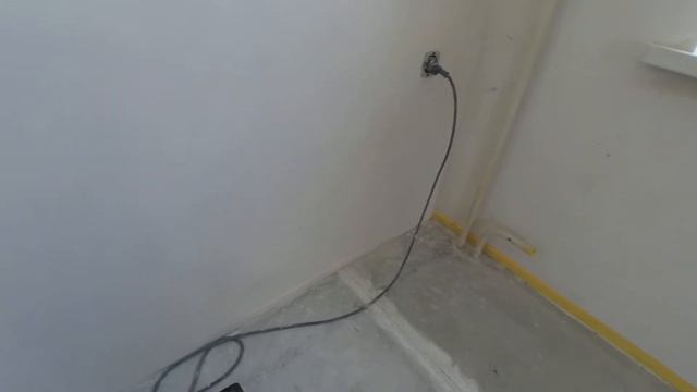 Установка маяков для стяжки пола ЛАЗЕРНЫМ уровнем.