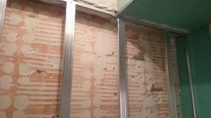 стена со скрытой инсталляцией и терморегуляторами. Монтаж гипсокартона.