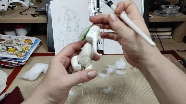 ?? Ватная игрушка.СЛОНИКИ.из серии (слонов много не бывает). Урок 14. Соединяем детали.Набор объема смотреть онлайн