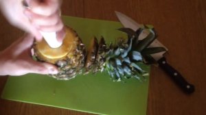 Как нарезать ананас . Удобно , быстро и легко .