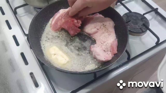 Стейк с розмарином на сковороде!!! смотреть онлайн