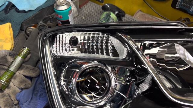 Разбор фар Renault Duster, установка светодиодных линз 3 дюйма в рефлекторную оптику смотреть онлайн