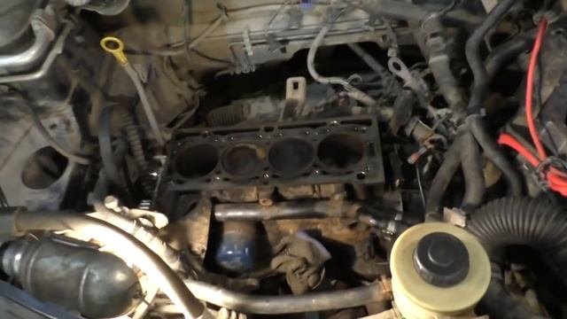 Снятие ГБЦ Рено Логан 1,6 8V 2006 г. ВСЁ из за шпильки коллектора... смотреть онлайн