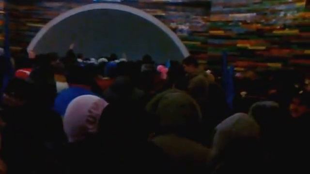 Станція Хрещатик люди співають Гімн 08.12.13 смотреть онлайн