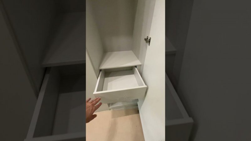 Шкафы и рабочее место в детскую подростка