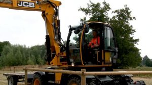 JCB HYDRADIG 110W Land & Drainage Management