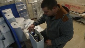 потек бачок унитаза - не беда. подавайте его сюда