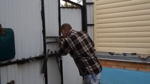 Установка электрозамка на калитку и ремонт ворот.