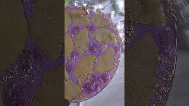 Поднос из эпоксидной смолы #эпоксиднаясмола #homedecor #интерьер #resinart смотреть онлайн