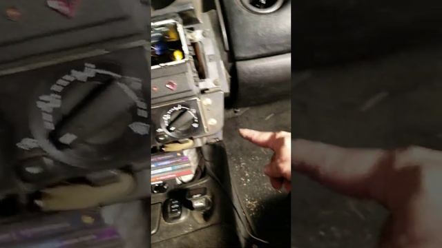 2001 Mitsubishi Eclipse Spyder part 1 stereo change смотреть онлайн