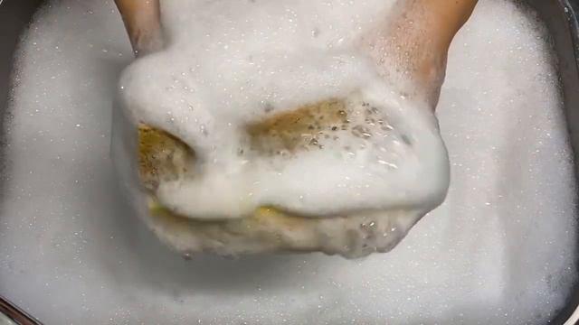 【ASMR】Rinse bleached sponge and normal sponge, in my sink🛁💛🤎ブリーチスポンジとノーマルスポンジのすすぎ🛁シンクにて💛🤎 смотреть онлайн
