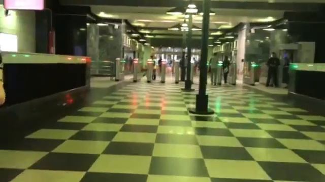 Станция метро Воробьёвы Горы. Южный вход.