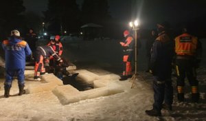 В Ленинградской области женщина утонула, прыгнув в прорубь во время крещенских купаний