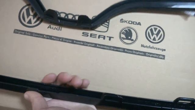 5E0853761AF9R Окантовка решетки радиатора Skoda Octavia A7 смотреть онлайн