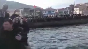 Патриарх Варфоломей останавливает богослужение при чтении Азана